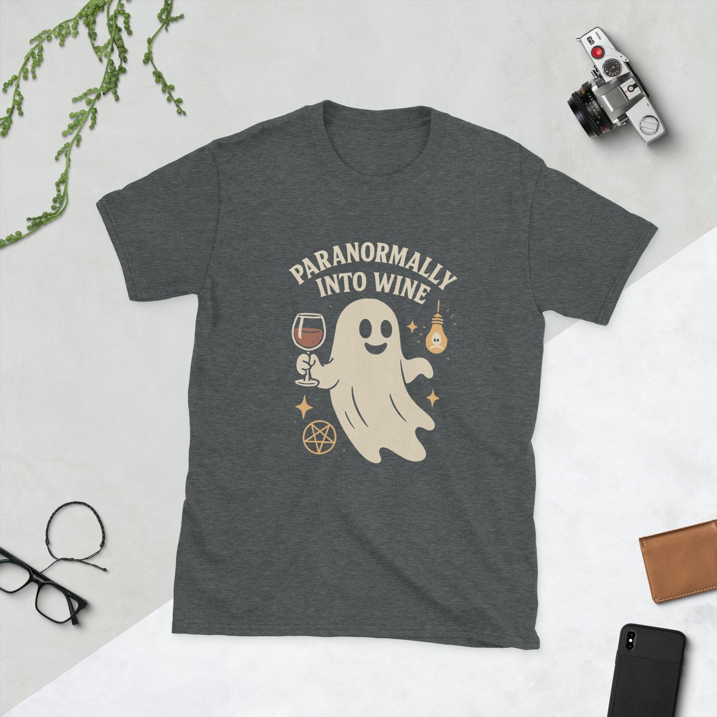 zParanormally into Wine – Unisex Shirt voor Wijnliefhebbers met een Bovennatuurlijk Randje - The Urbex Factory