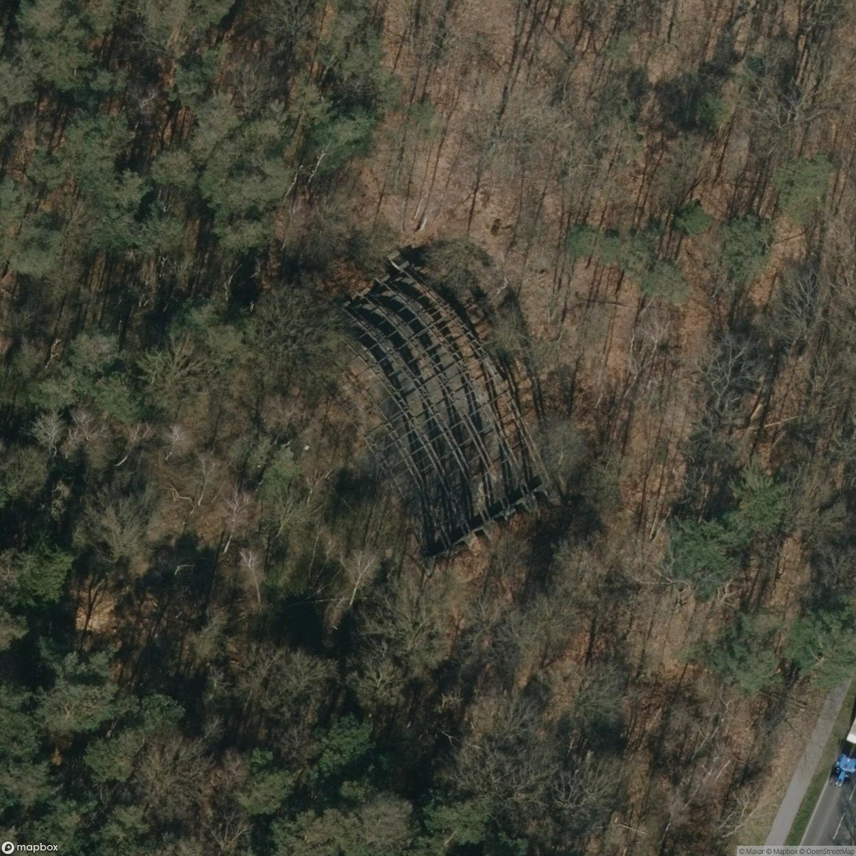Arched Aircraft Hangar [DEU] #11789