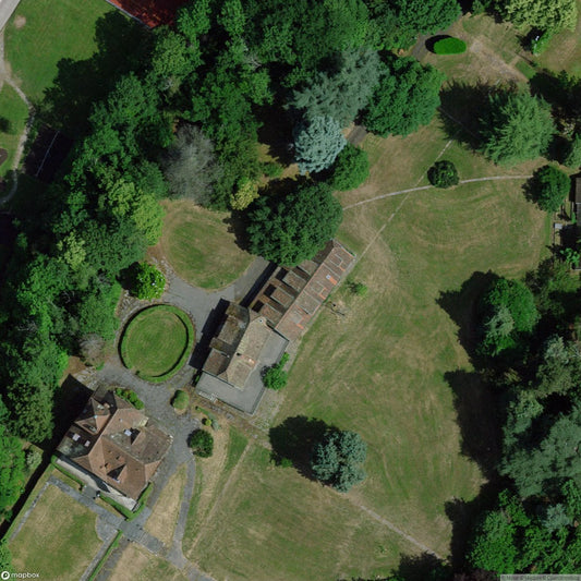 Garage with 2 Old Cars [CHE]