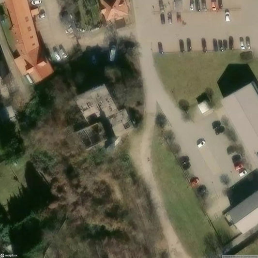 House by the Track / Mold House IV [DEU]