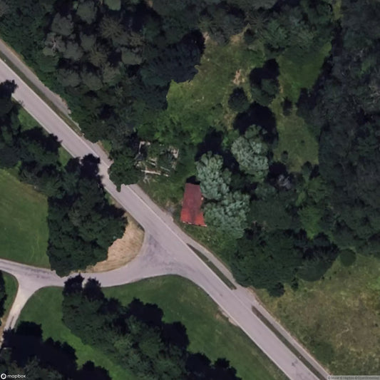 Beautiful farmhouse with burned-out stable [DEU]