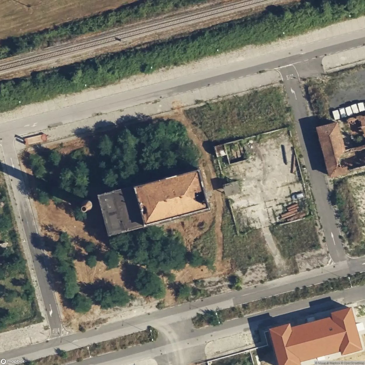 Muehlheim Earth Bunker Under Castle [ITA]