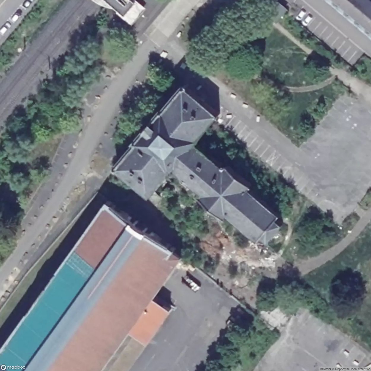 Hotel / Schule [FRA]