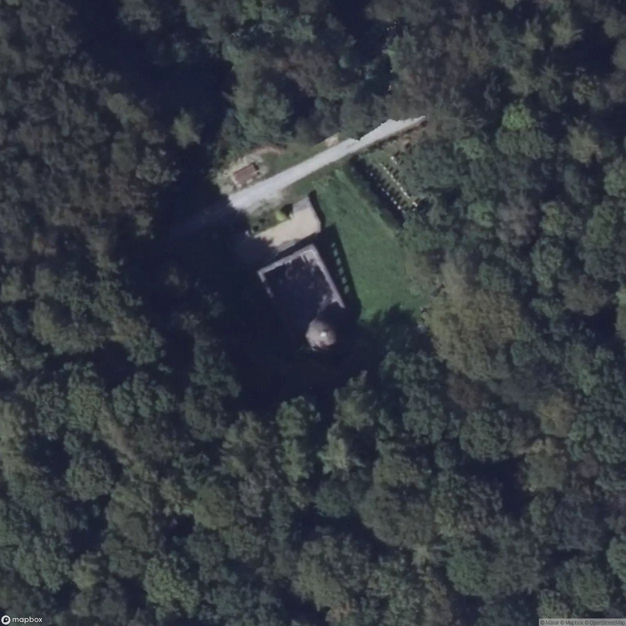 Friedhof m. Mausoleum [DUI]
