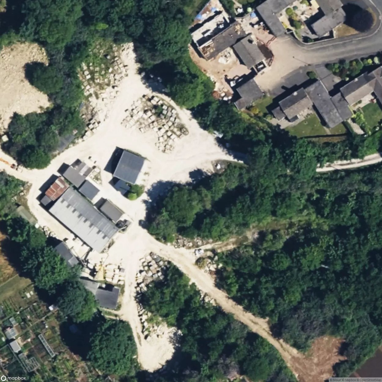 Upper Lawn Quarry [GBR]