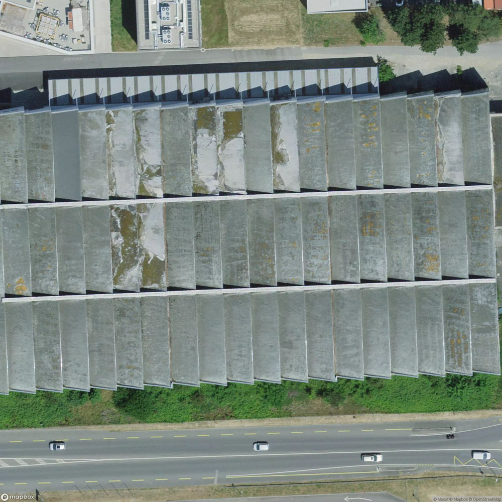 Huge Empty Hangar [CHE] #16225