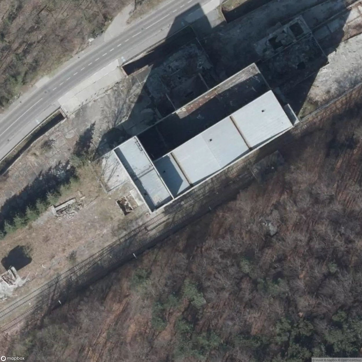 Cement filling facility 752 [AUT]