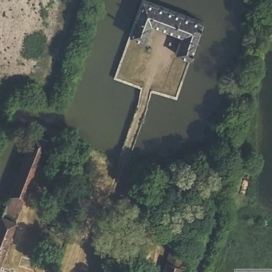 Water Castle / Water Château [FRA]