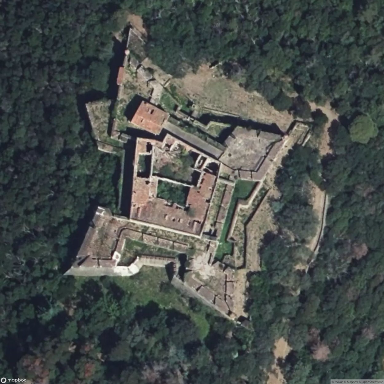 Fort Amelie [FRA] #15415