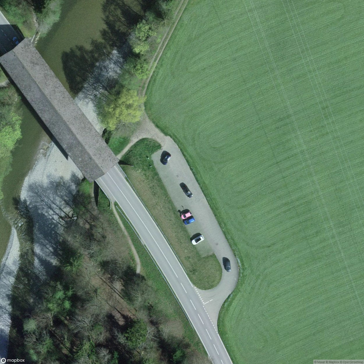 Parkplatz zu Bunker Bubenei BE [ZWI]