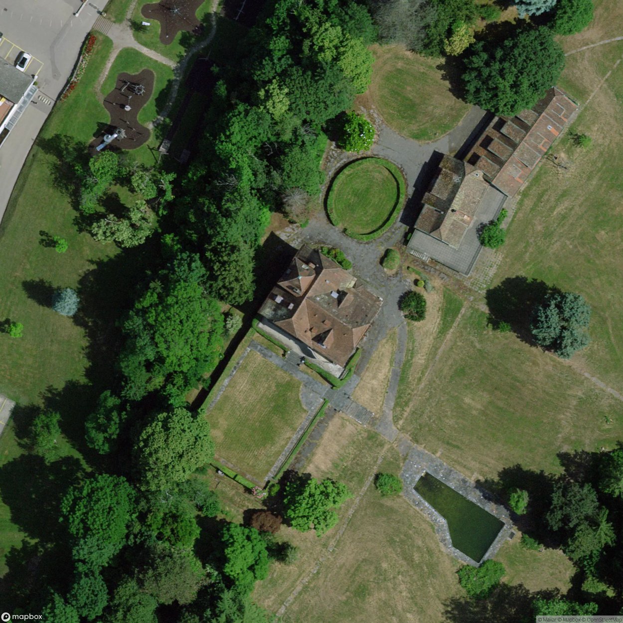 Emperor's Manor [CHE]