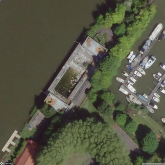 Green Water Swim / Piscine Eau Verte [FRA] - The Urbex Factory