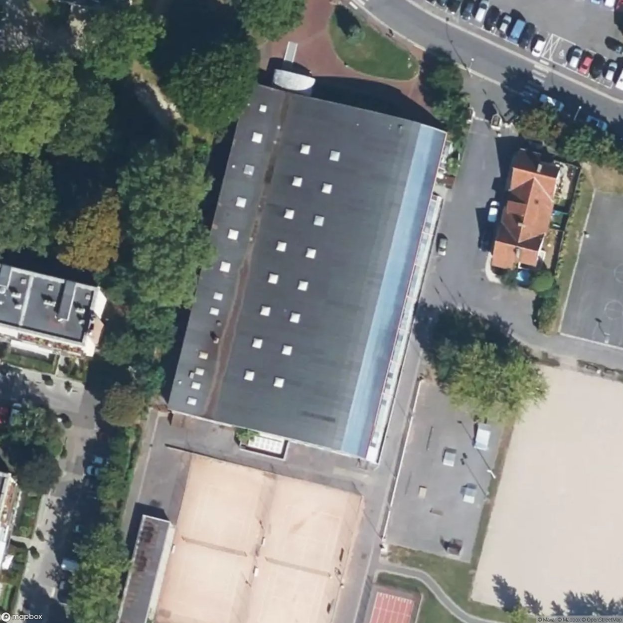 Ice Rink D / Patinoire D [FRA] - The Urbex Factory