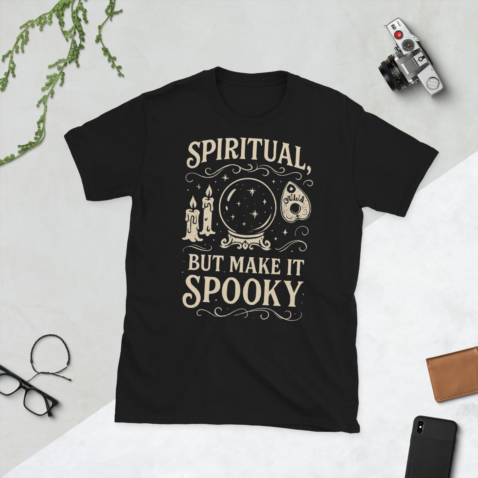 z"Spiritual, But Make It Spooky." T-Shirt – Mystiek met een Duistere Twist - The Urbex Factory
